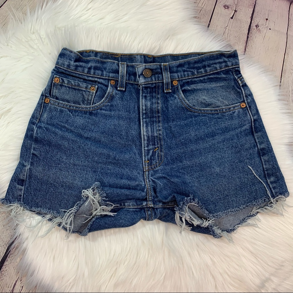 Vintage Levi’s High Waisted Cuff off Short 29